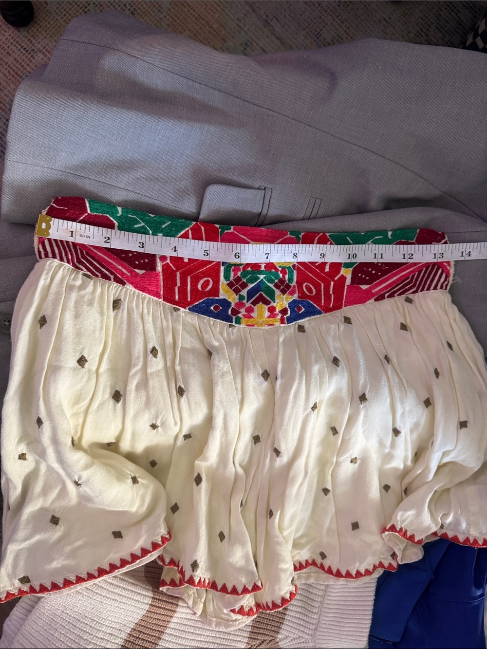 Cream Embroidered Boho Mini Skirt with Multicolor Waistband 18.T - Picture 5 of 7